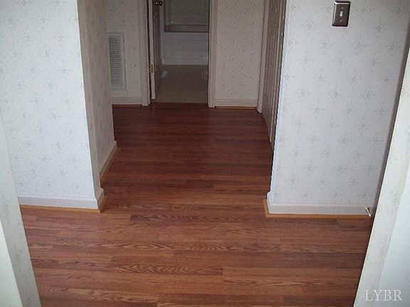 5th image of 1075 Jefferson Oaks Ct Unit 19
