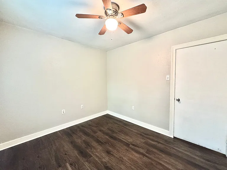 2428 Orpine Ave — Photo 12