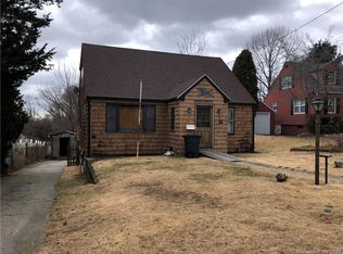 83 Division St, Groton, CT 06340