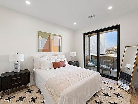 5th image of 707 Willoughby Ave Unit Tha