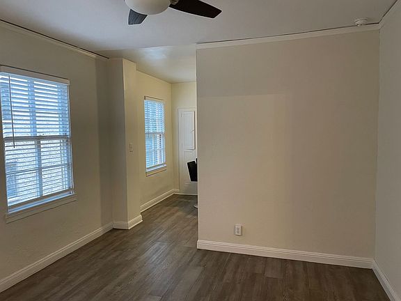 4th image of 229 W 6th St APT 304