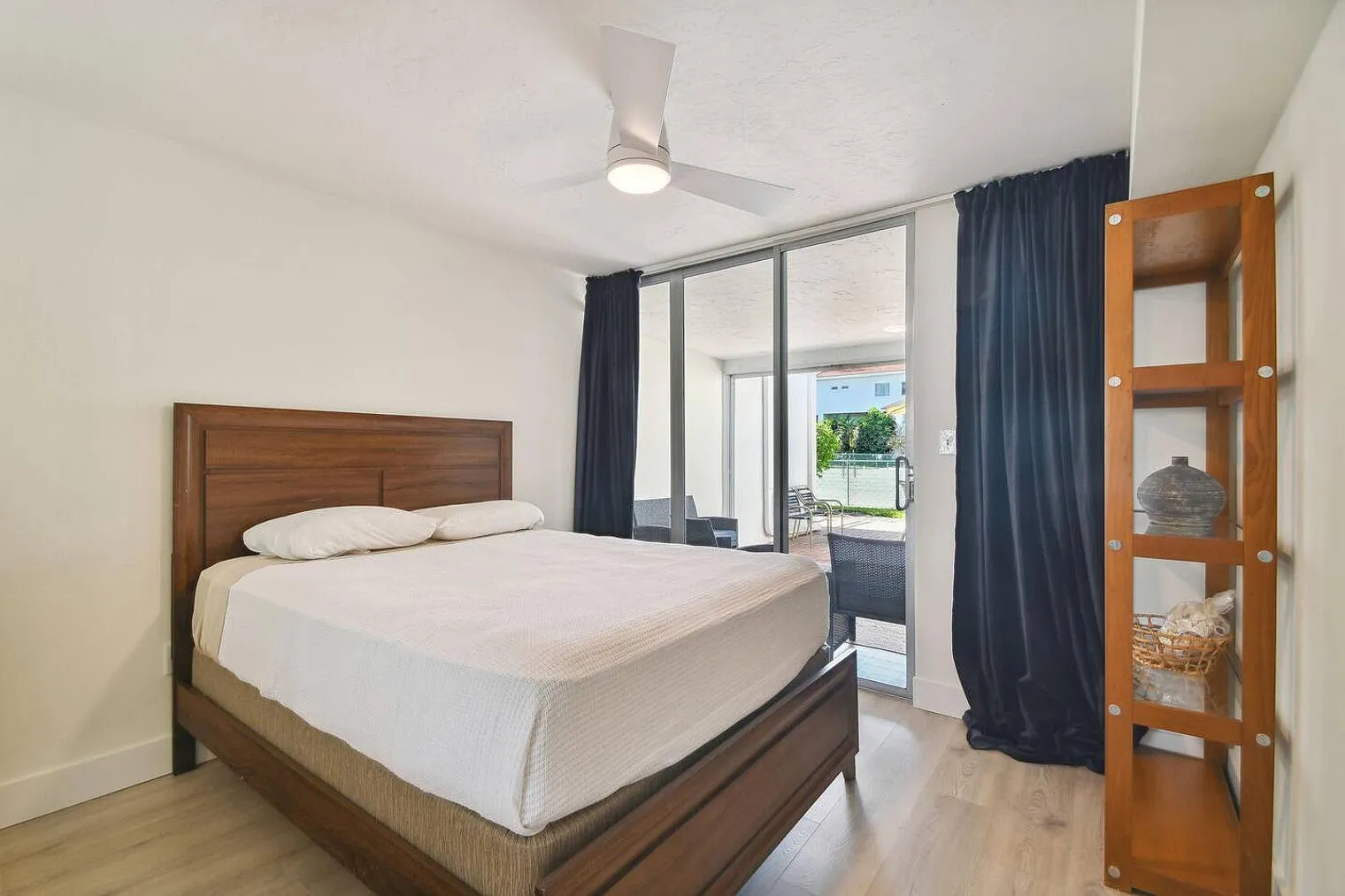 3 bed, 2.0 bath, 1474 sqft, $6,570 — Photo 4