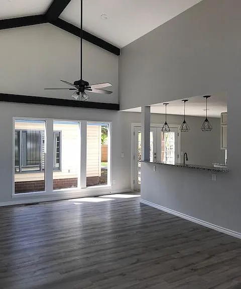 2709 Salem Dr — Photo 1