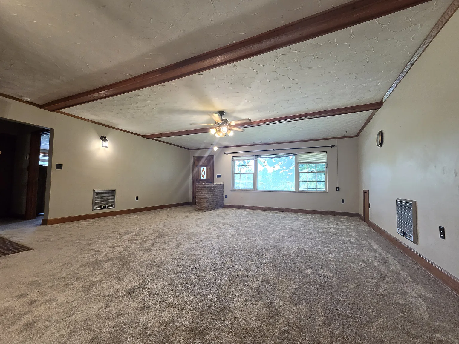 2 bed, 1500 sqft, $1,700 — Photo 3