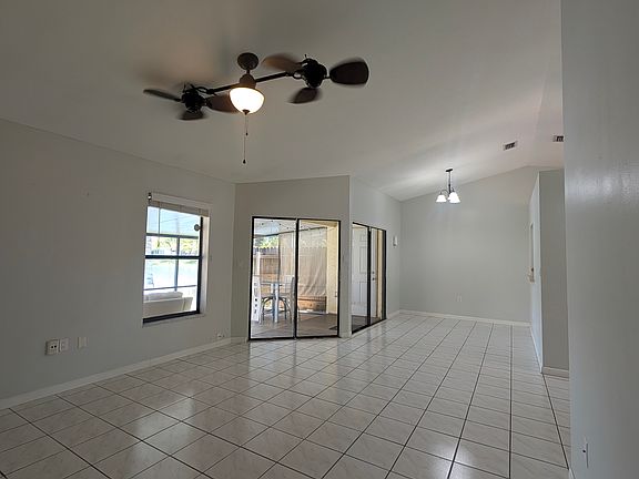 5th image of 2711 San Remo Cir