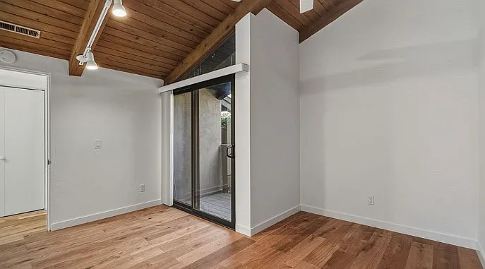 2101 Glenneyre St #C — Photo 14