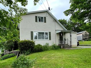 11 Barton St, Presque Isle, ME 04769
