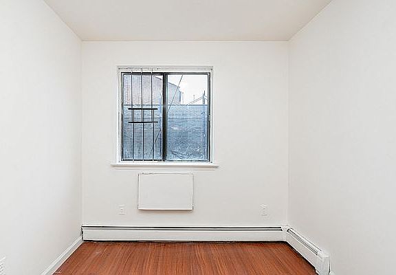 3rd image of 10119 Martense Ave APT 3