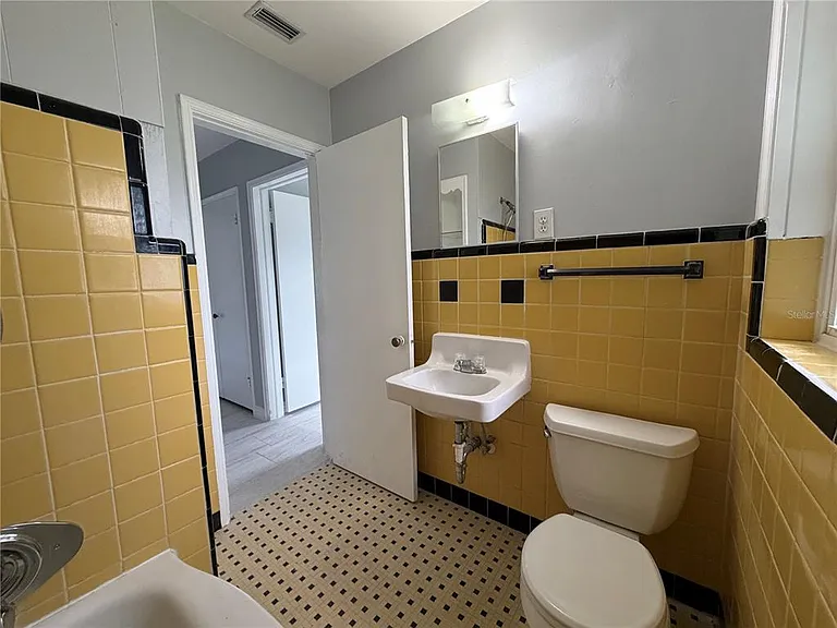 710 Winthrop Pl — Photo 14