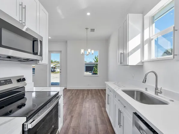 1573 W 16th St, Riviera Beach, FL 33404