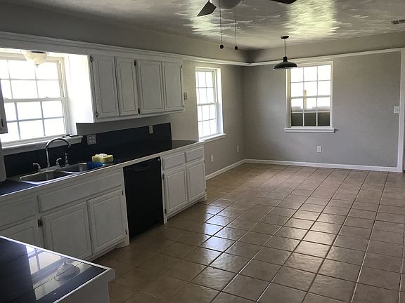 5th image of 16901 Winding Creek Dr