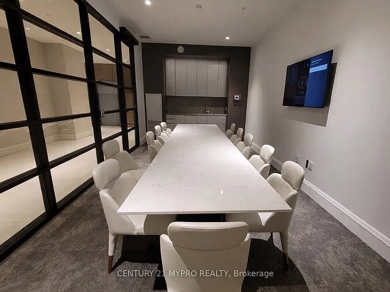 39 Roehampton Ave #3409 — Photo 17
