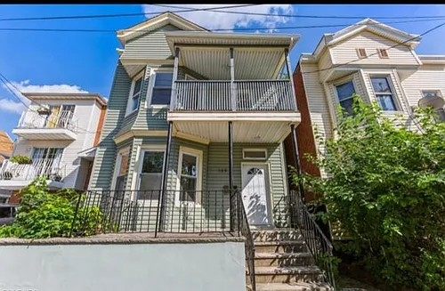 269 Lake St #1 Photo 1