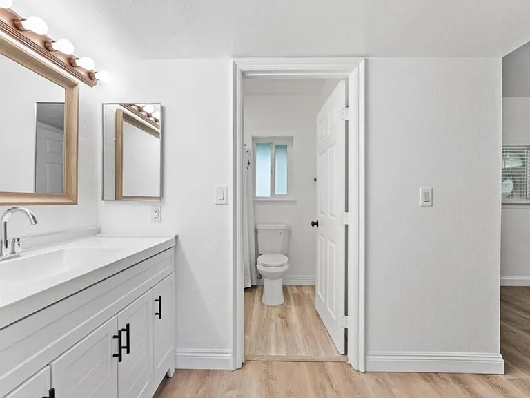 1000 Estes St #22 — Photo 17