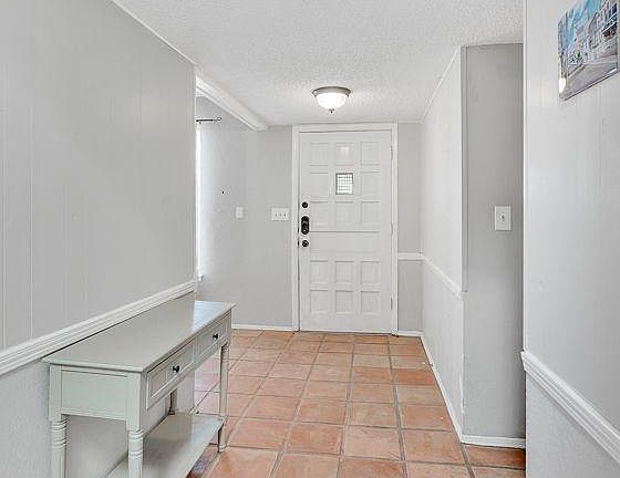 3rd image of 428 Palmary Dr