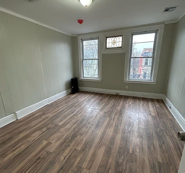 1st image of 168 S 10th St #3