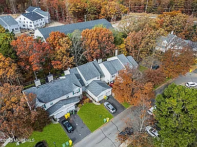 565 Woodbine Ln — Photo 22