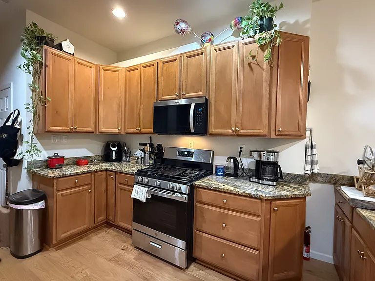 1614 N Caroline St — Photo 13