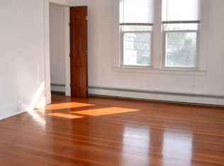 74 School St, Groton, CT 06340