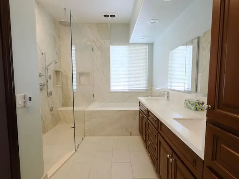701 Loma Adria — Photo 17