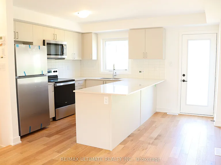 61 Flan Blvd — Photo 14