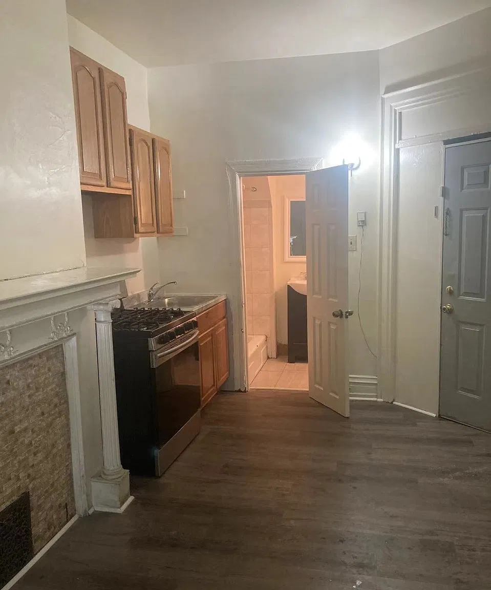4334 Pine St — Photo 2