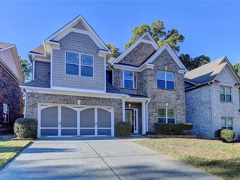 522 Suwanee Oaks Dr — Photo 2