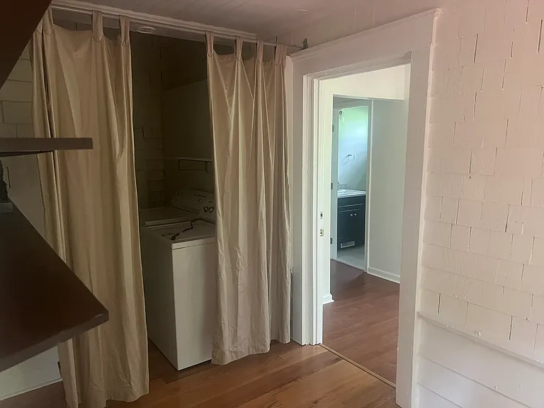 1250B Druid Pl NE #B — Photo 2