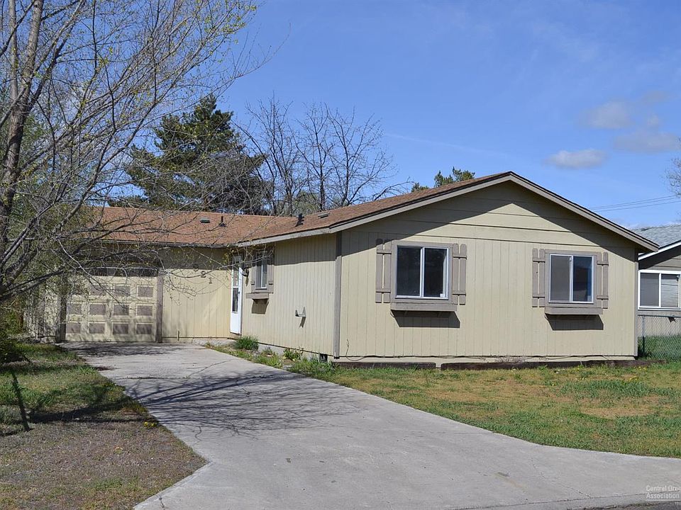 1st image of 921 SE Algonquian Ct