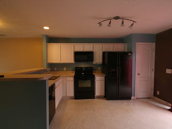4th image of 205 Stewarts Landing Cir