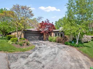 9768 Western Plz, Omaha, NE 68114