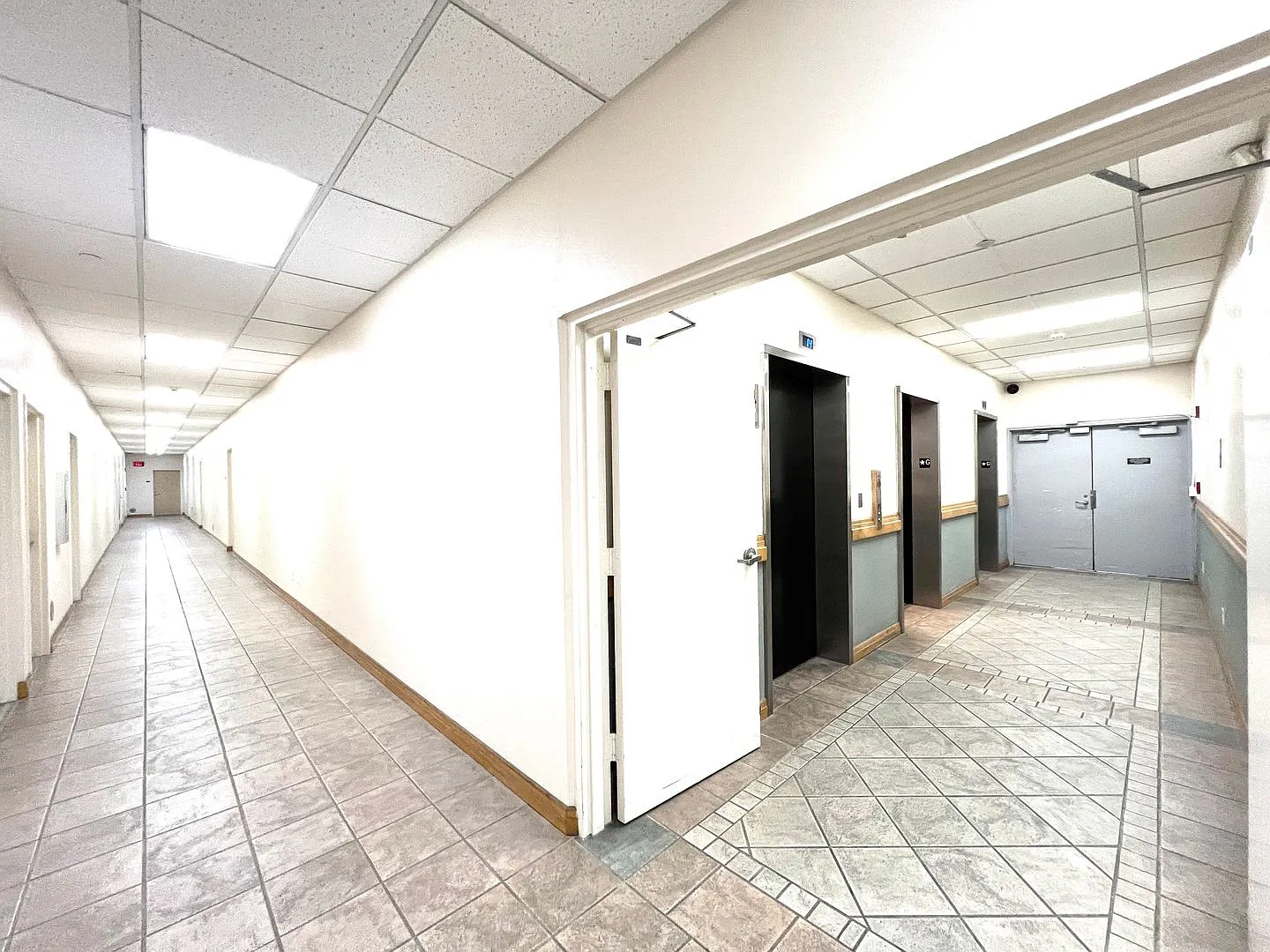 2br/1ba/1pkg Condo in Honolulu — Photo 3