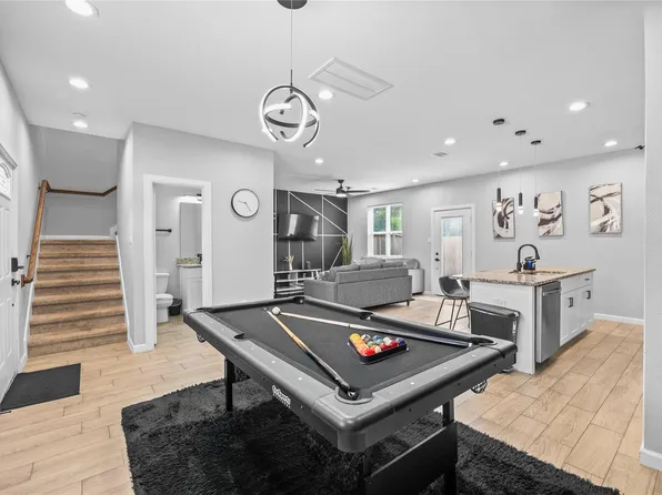 7422 Mount St, Houston, TX 77088