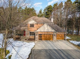 2465 N Deer Valley Dr, Midland, MI 48642