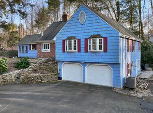 27 Canton Rd, West Simsbury, CT 06092