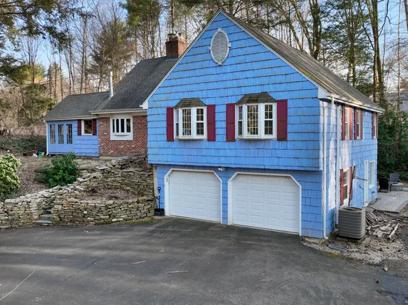 27 Canton Road, Simsbury, CT 06092