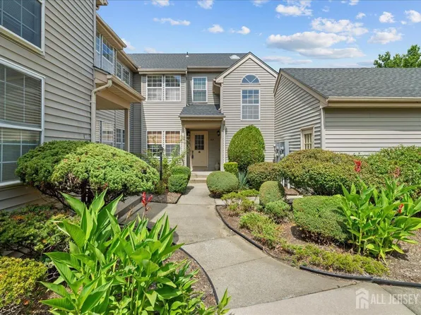 16A James Buchanan Dr, Monroe Township, NJ 08831