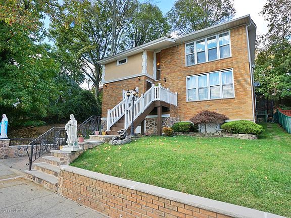 2nd image of 29 Croton Ave