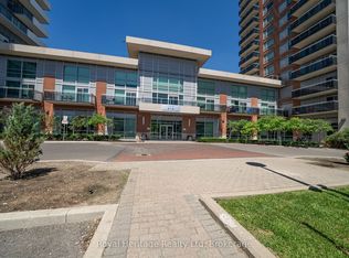 215 Queen St E #1602, Brampton, ON L6W 0A9