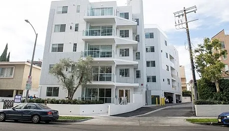 415 S Le Doux Rd — Photo 2