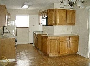 2651 Wilshire St, Westland, MI 48186