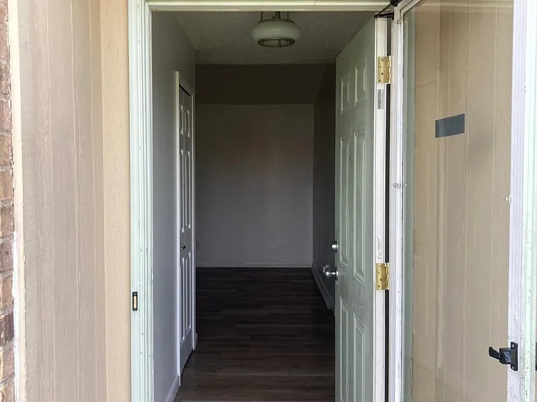 1105 Lehman Dr — Photo 3