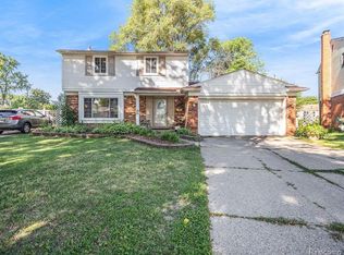 29615 Boewe Dr, Warren, MI 48092