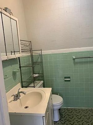 Rented by Velsor Realty | media 10