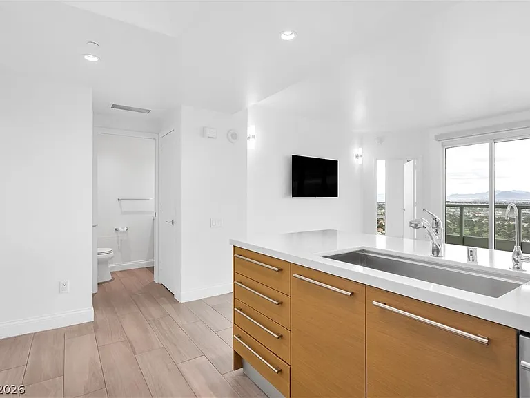322 Karen Ave #3004 — Photo 12