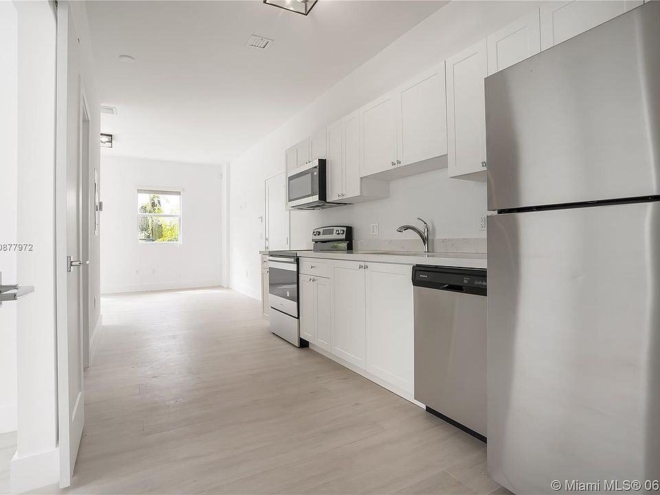 1st image of 624 Santander Ave APT 4