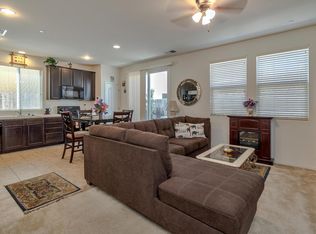 8921 Robbins Rd, Sacramento, CA 95829