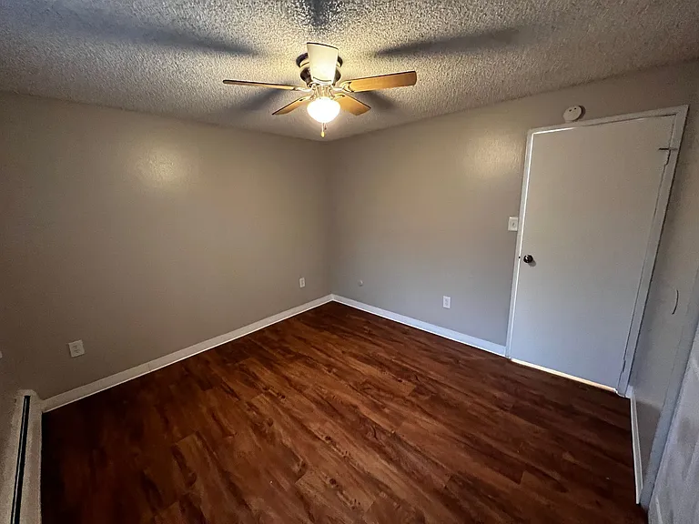 Crestview Apartments — Photo 61