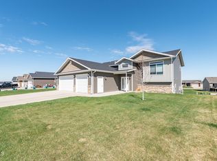 5303 Onyx Dr, Bismarck, ND 58503