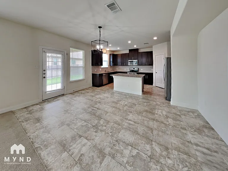 13725 James Buchanan St — Photo 6